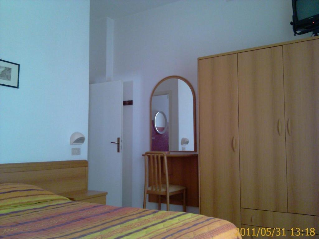 Hotel Leda Rimini Phòng bức ảnh