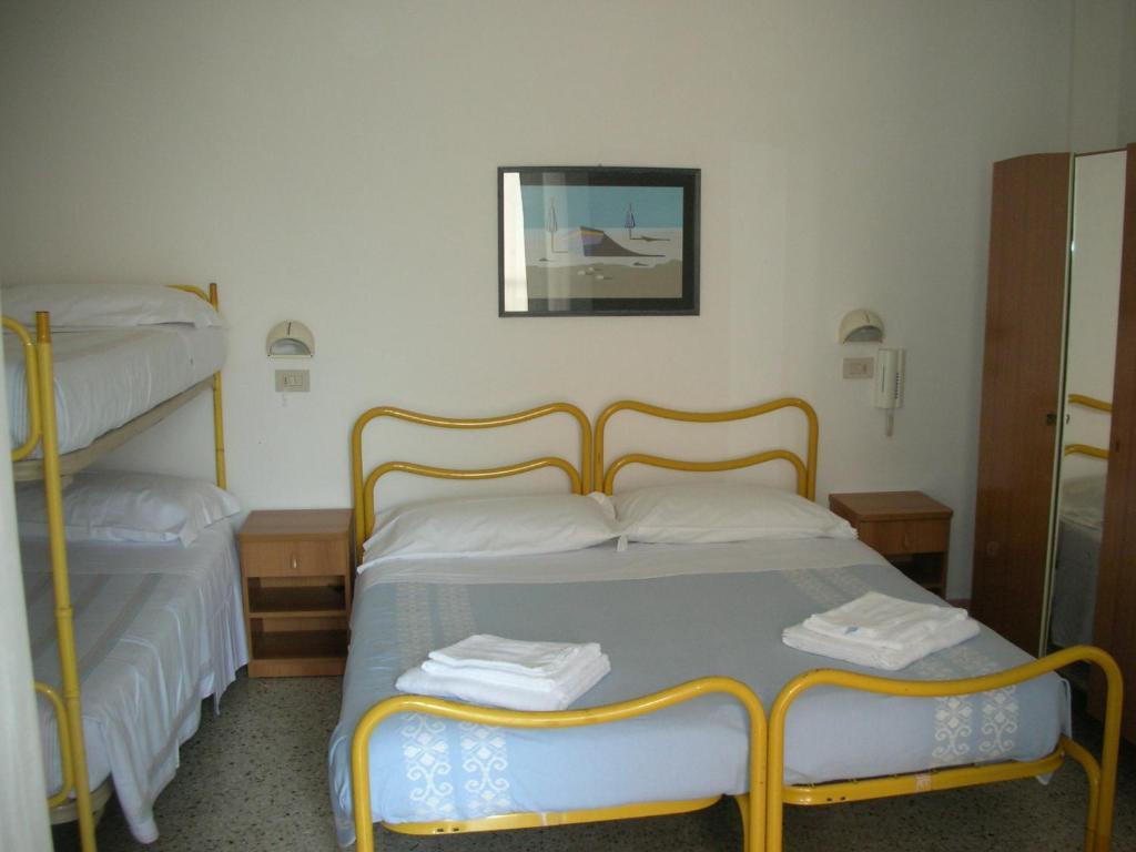 Hotel Leda Rimini Phòng bức ảnh