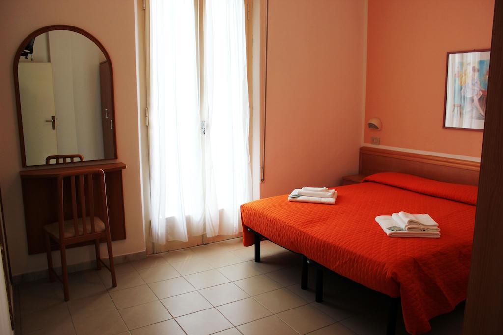 Hotel Leda Rimini Phòng bức ảnh